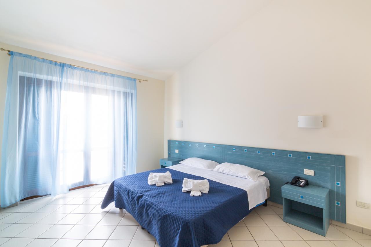 Nelema Village Resort 산 니콜라 아르첼라 객실 사진
